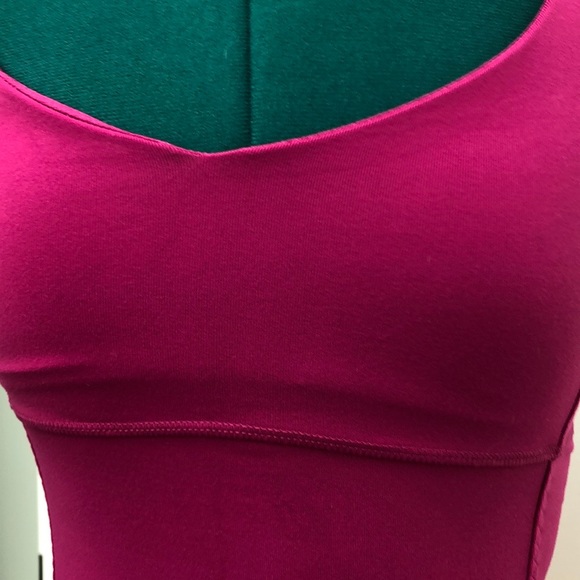 Bright pink LuLulemon top w built in bra, size 4 - Picture 5 of 6